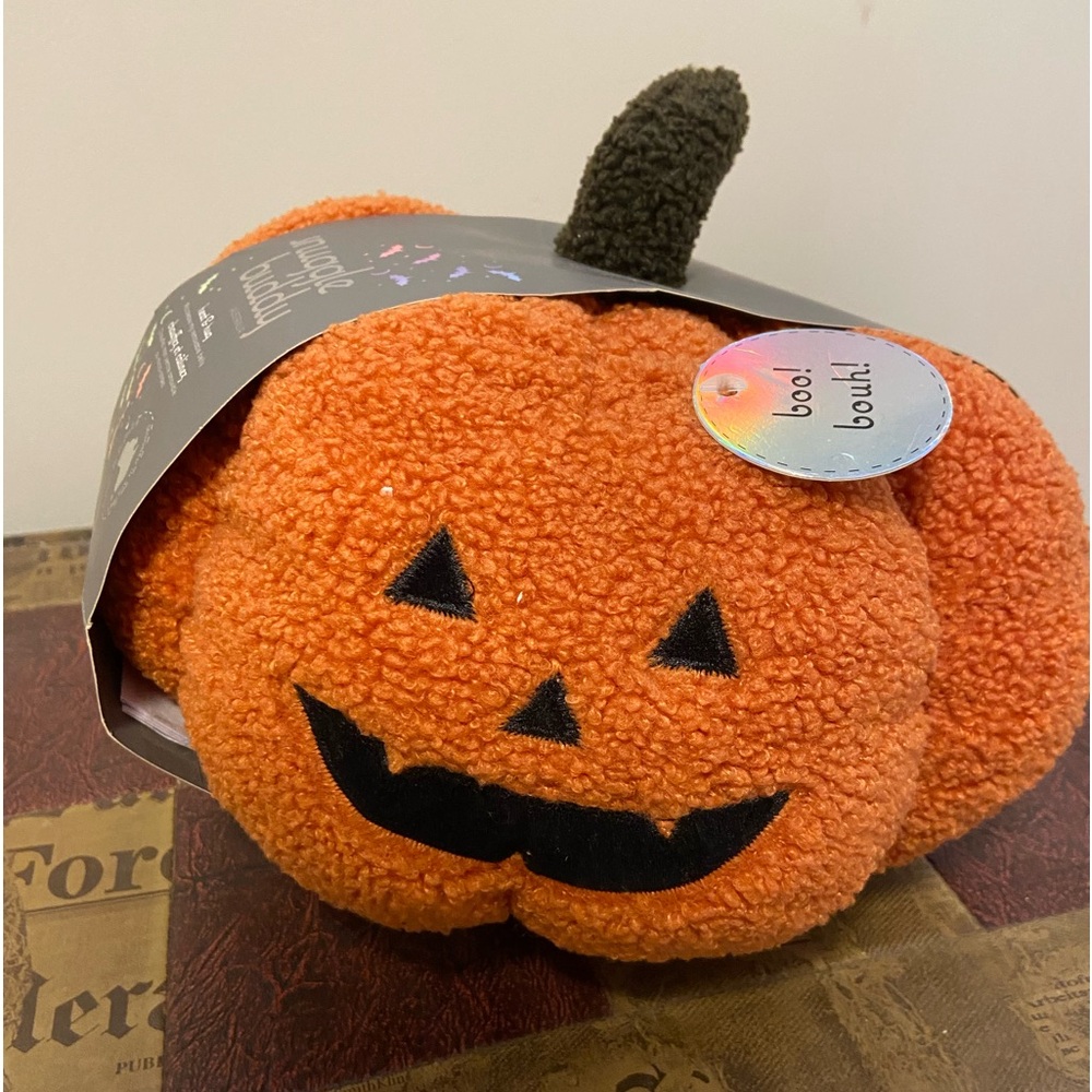 Pumpkin heat and hug